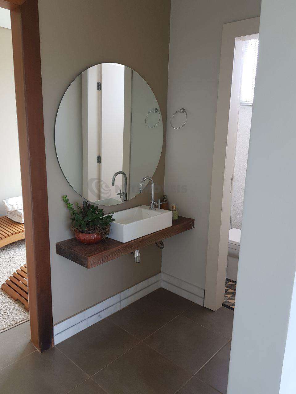 Lavabo e banheiro do espaço gourmet 