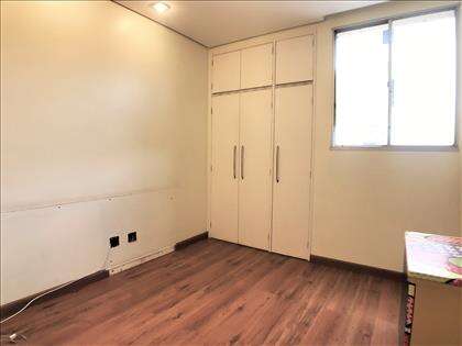 Quarto 1 ângulo 1