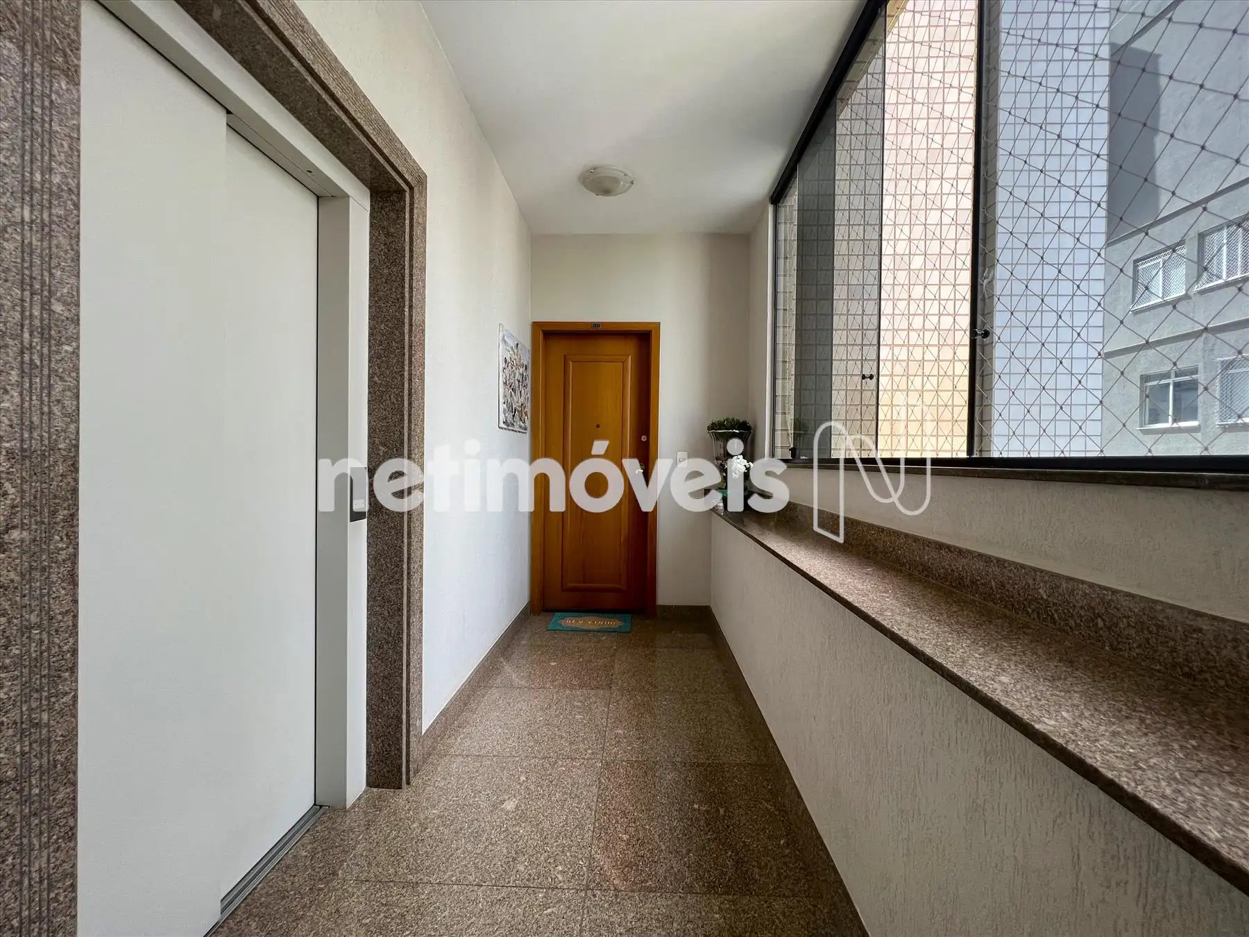 Hall social do pavimento