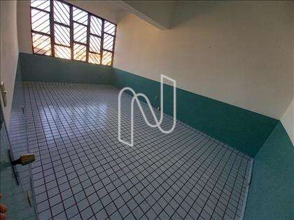 3º andar, com 7 salas com 31m²