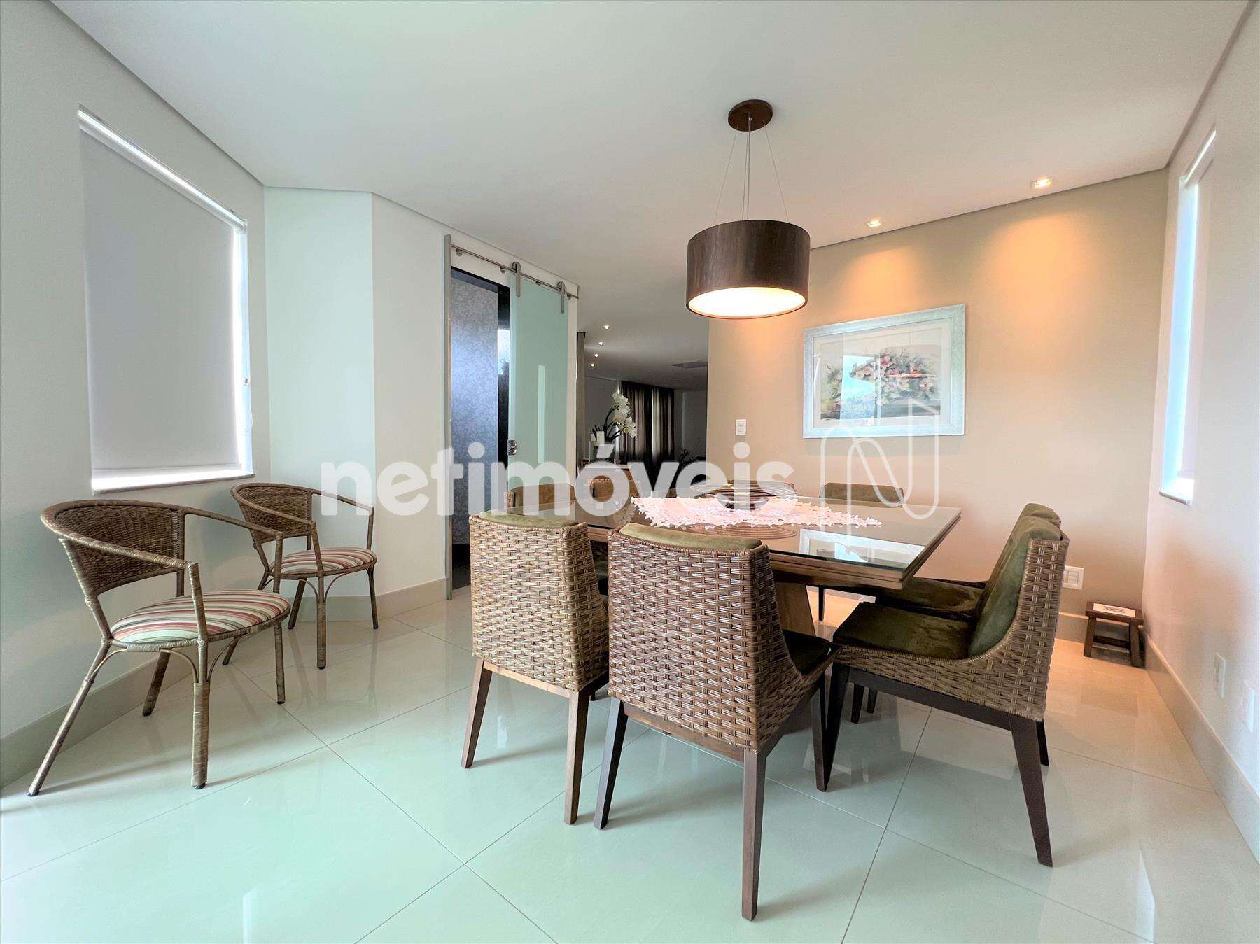 Sala de jantar pavimento superior