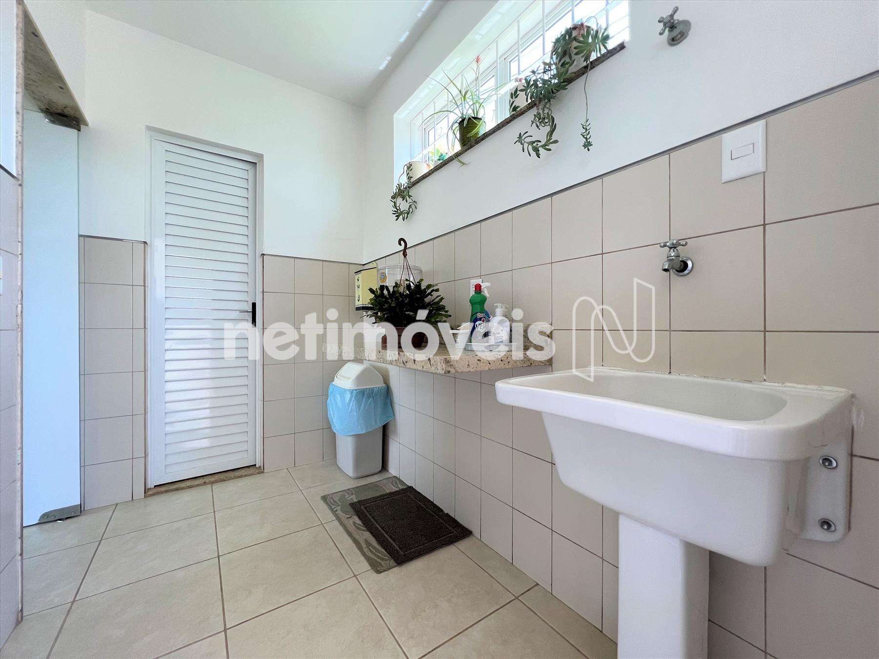 Área de serviço pavimento inferior