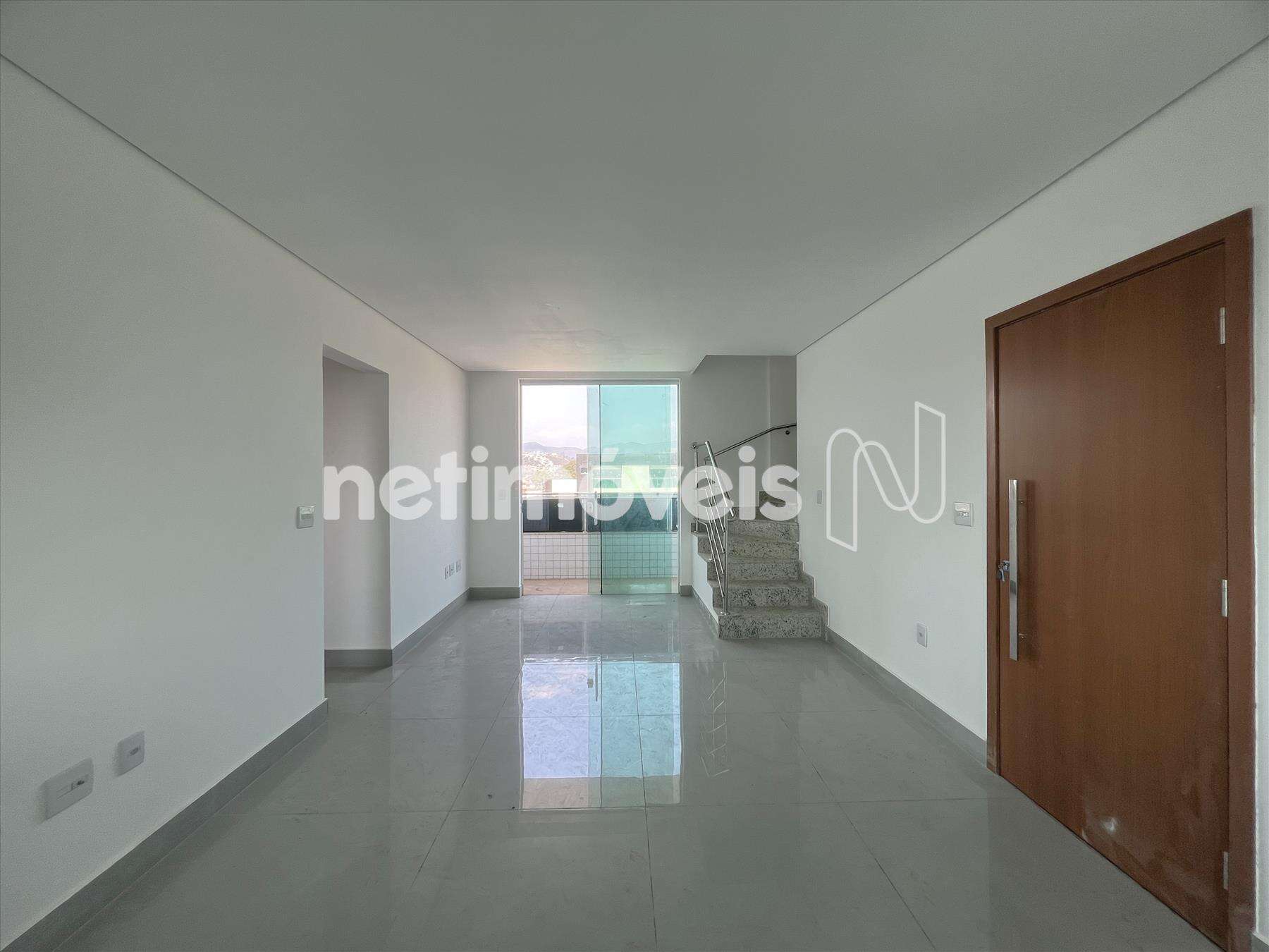 Sala 1º pavimento ângulo 1