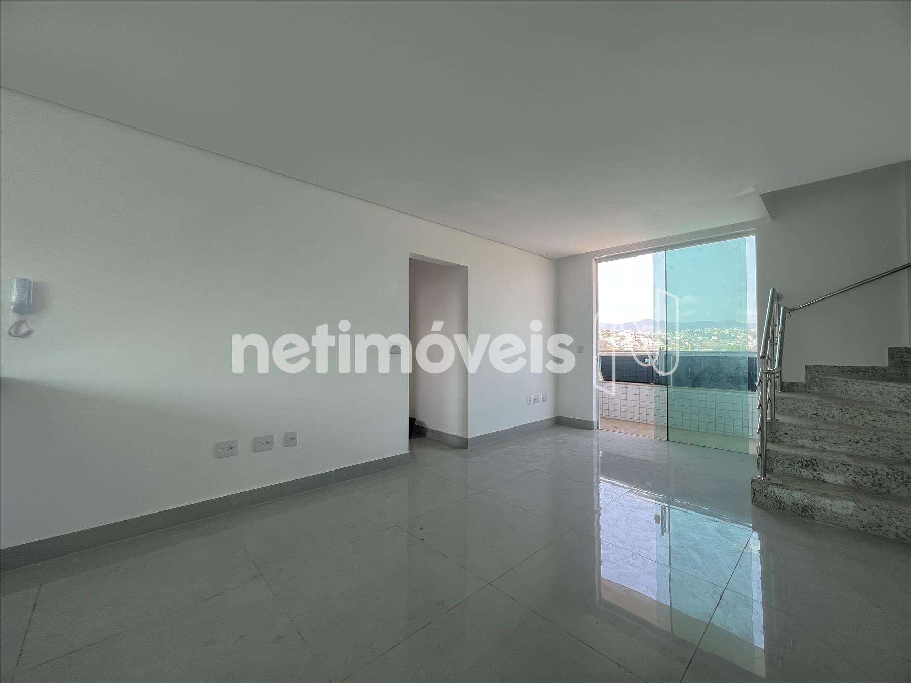 Sala 1º pavimento ângulo 2