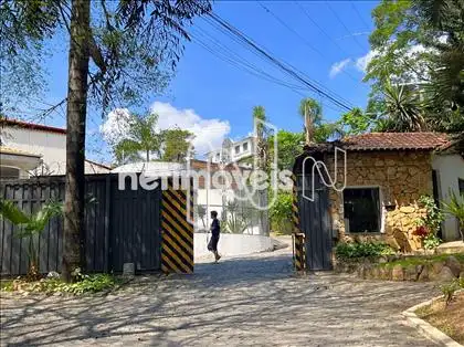 Portaria com guarita frontal