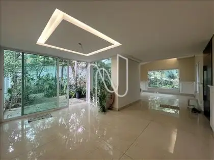 Sala de jantar ângulo 1