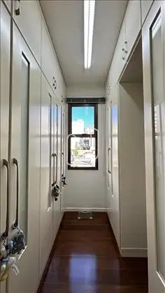 CLOSET 