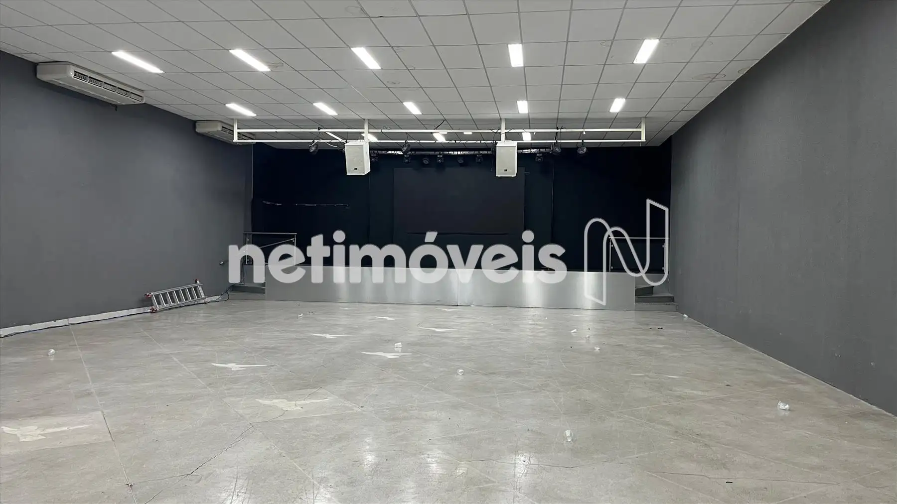Galpão para comprar com 670 m², 3 banheiros em Rua Flor do Besouro, Jardim Montanhês, Belo Horizonte