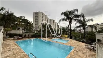 PISCINA 