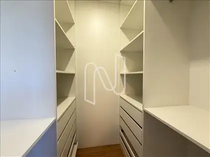  CLOSET