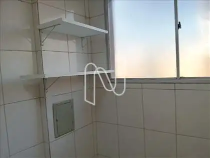 Área   