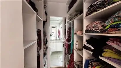 CLOSET 