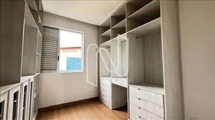CLOSET 