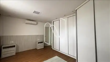 QUARTO 01/SUÍTE 