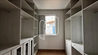 CLOSET 