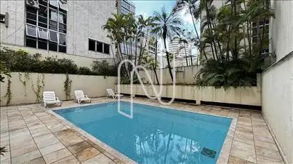 PISCINA 