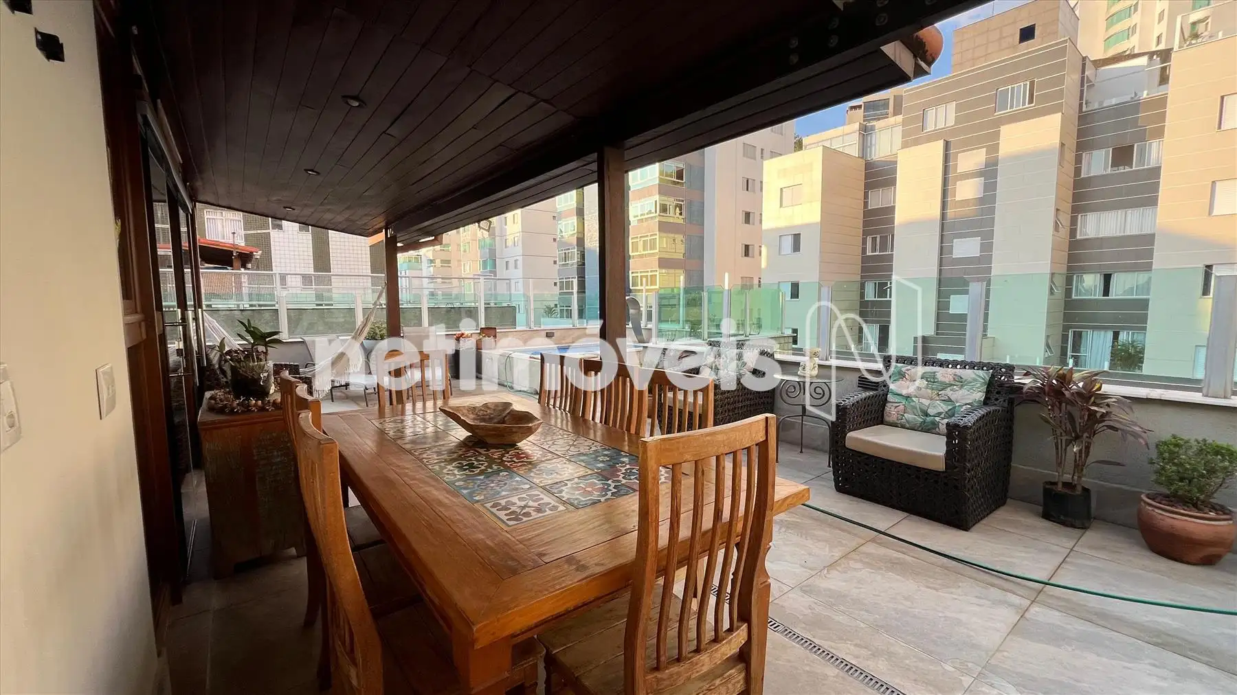 ÁREA EXTERNA/COBERTURA 