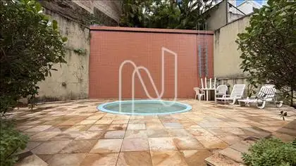 PISCINA 