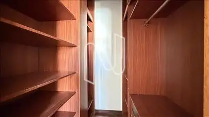 CLOSET 