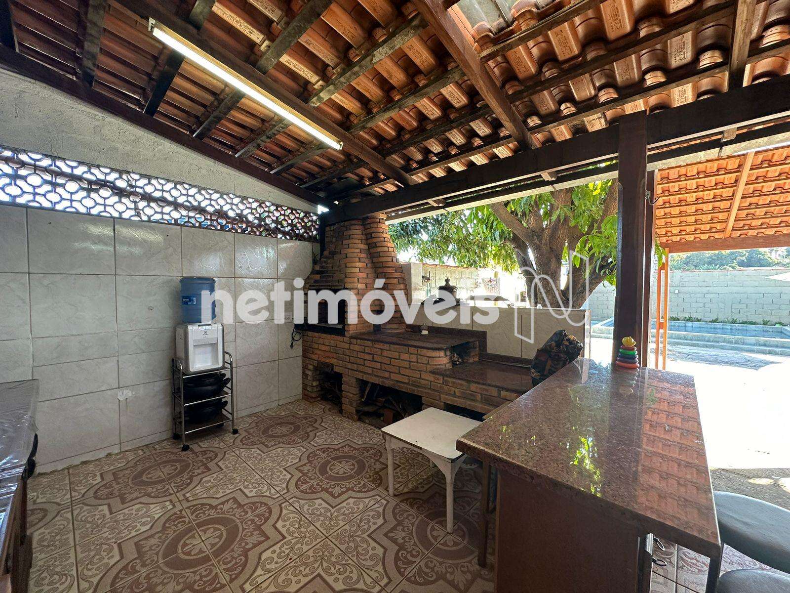 Casa para comprar com 270 m², 2 quartos, 2 banheiros, 10 vagas em Rua Araripe, São Marcos, Belo Horizonte