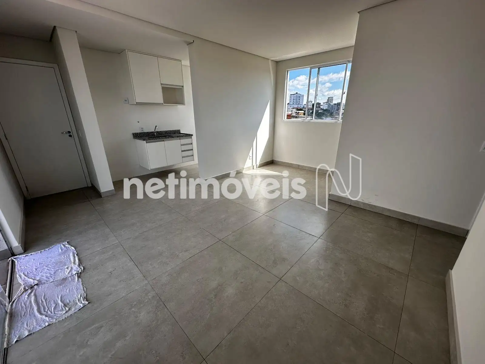 Sala integrada com cozinha