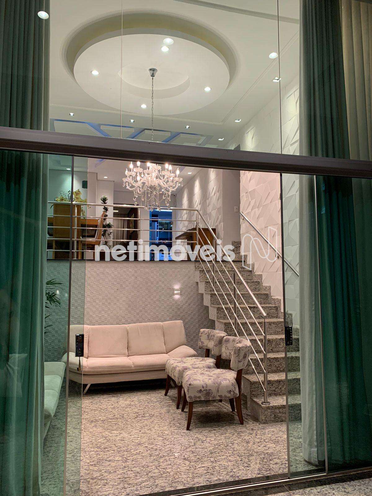  Sala de estar pé direito duplo