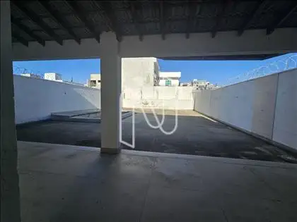 Área de lazer com piscina