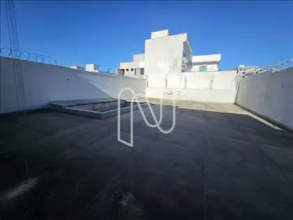 Área de lazer com piscina 