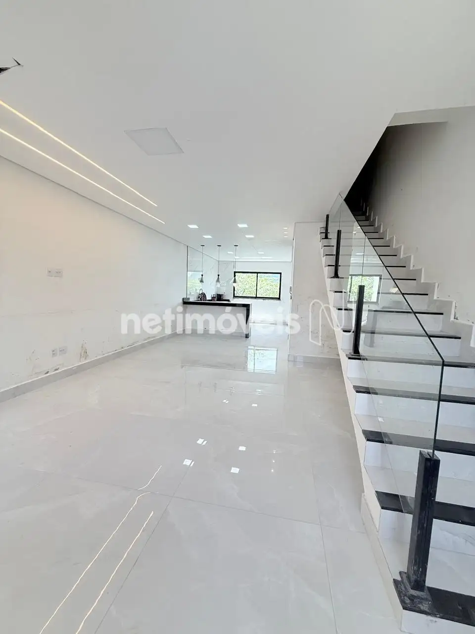  SALA