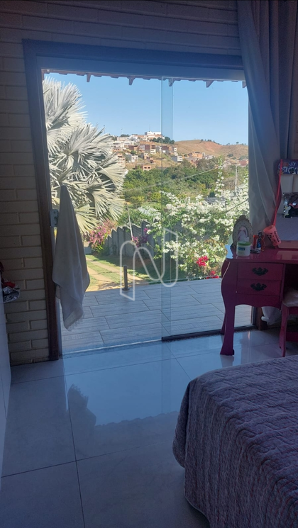 Sacada no quarto 2.