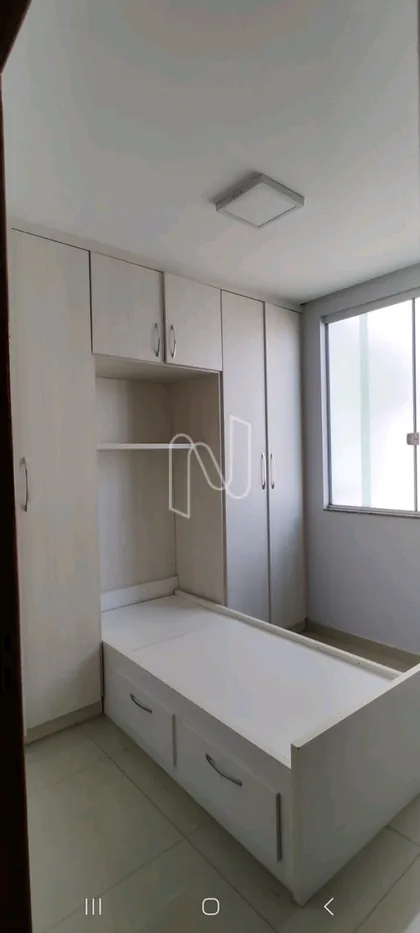 Quarto 2 completo com planejados. 