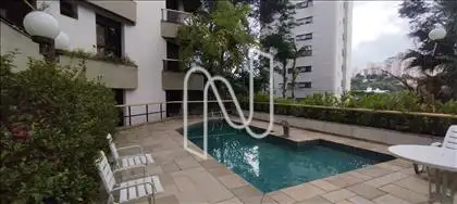 Piscina do prédio 