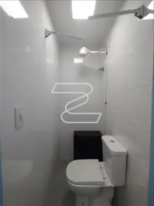 BANHEIRO NA ÁREA SERVIÇO