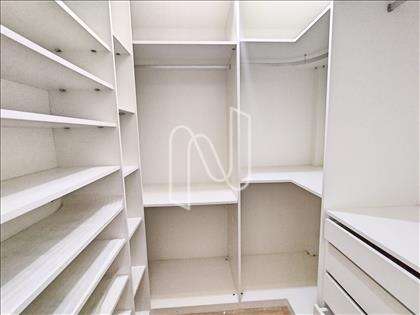 CLOSET 