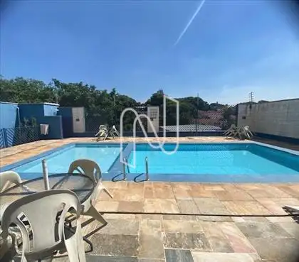 PISCINA 