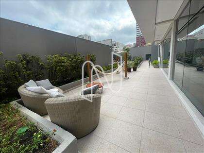 LOUNGE 