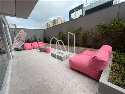 LOUNGE 