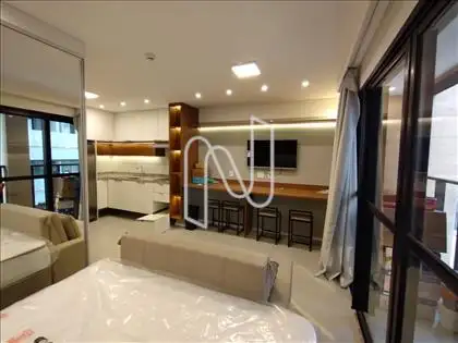TELEVISÃO, AR CONDICIONADO  