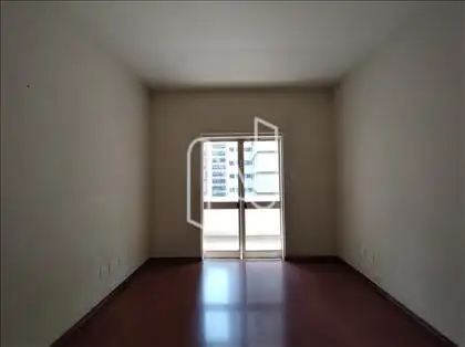 DORMITÓRIO 01 COM SACADA