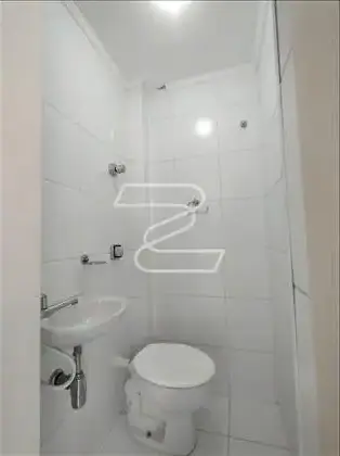 BANHEIRO NA ÁREA SERVIÇO 
