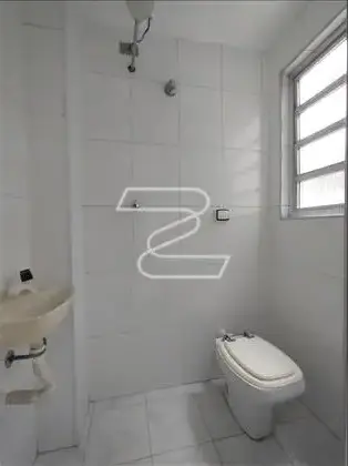 BANHEIRO NA ÁREA SERVIÇO 