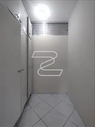 QUARTO NA ÁREA SERVIÇO 