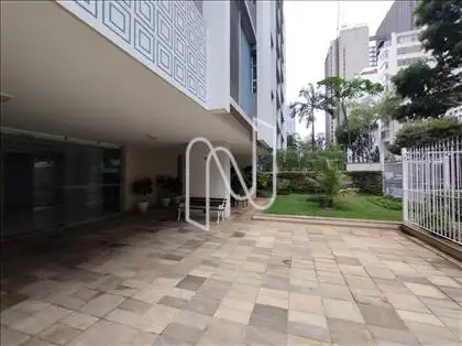  ENTRADA DO PRÉDIO COM JARDIM