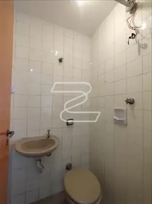 BANHEIRO NA ÁREA SERVIÇO 