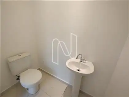 LAVABO QUE DIVIDE PARA AS DUAS SALAS  