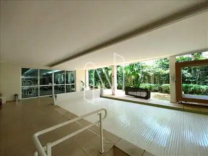 PISCINA 