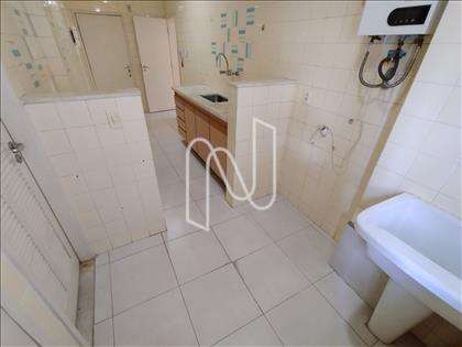 ÁREA SERVIÇO COM QUARTO E BANHEIRO