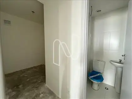 QUARTO E BANHEIRO DE SERVIÇO 