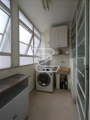 ÁREA SERVIÇO COM QUARTO E BANHEIRO 