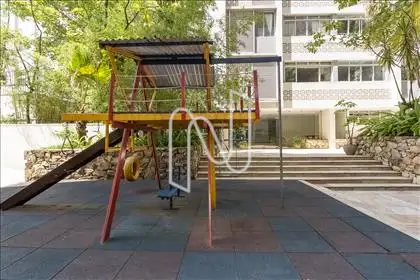 PLAYGROUND 